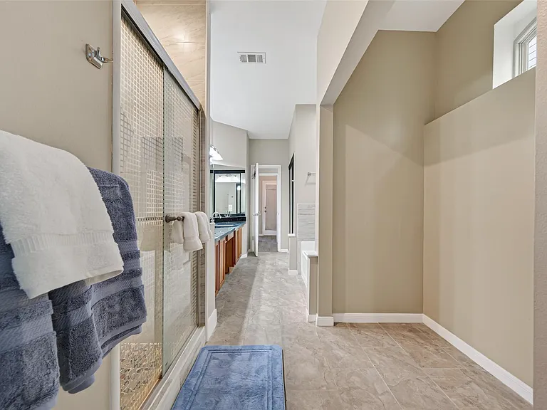6635 Queensclub Dr — Photo 27