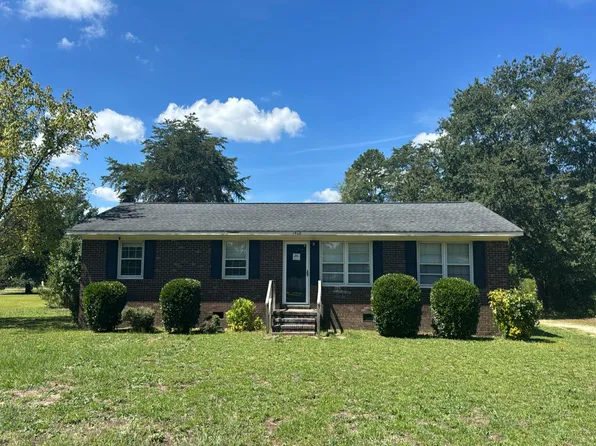 1408 Seabrook School Rd, Fayetteville, NC 28312