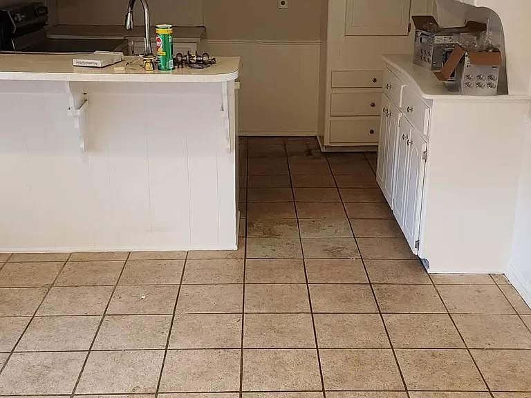 4000 Vickie Dr — Photo 4