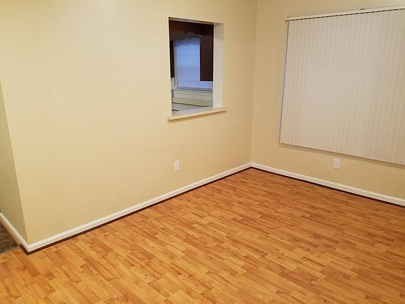 3rd image of 308 Thorncliff Dr