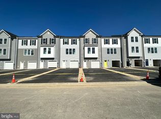 16 Marineris Cir, Martinsburg, WV 25405