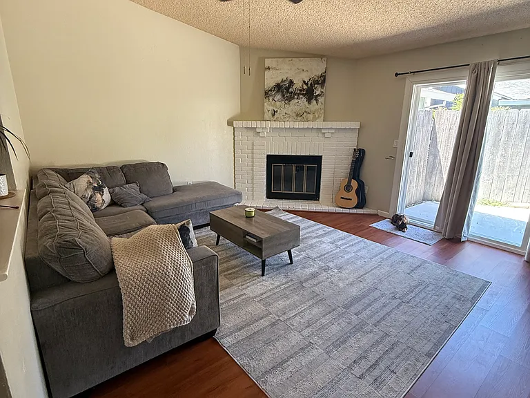 818 Portugal Way — Photo 9