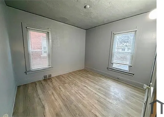 2549 Highland St #LOWER — Photo 12