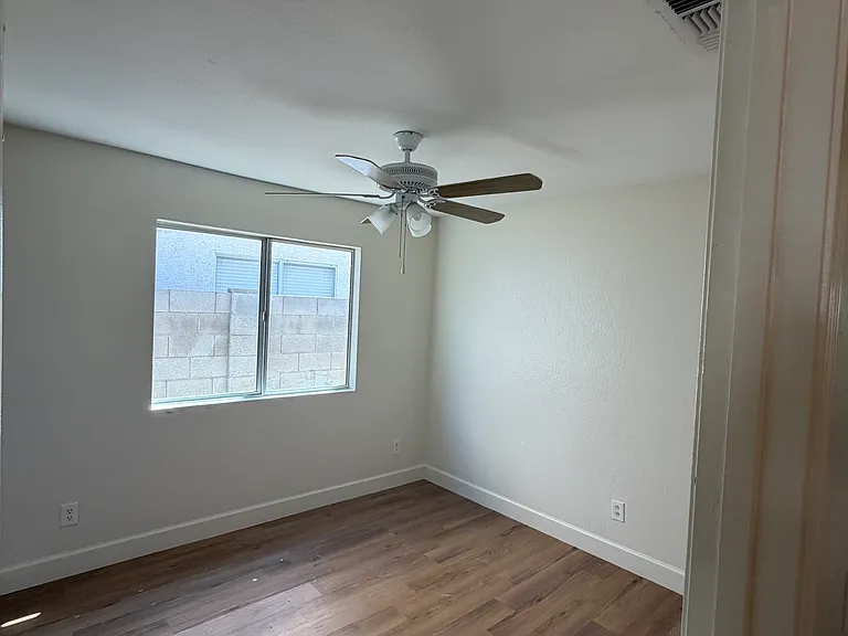 8817 W Palm Ln — Photo 17