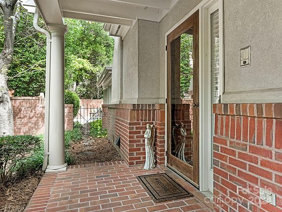 3rd image of 6525 Gaywind Dr