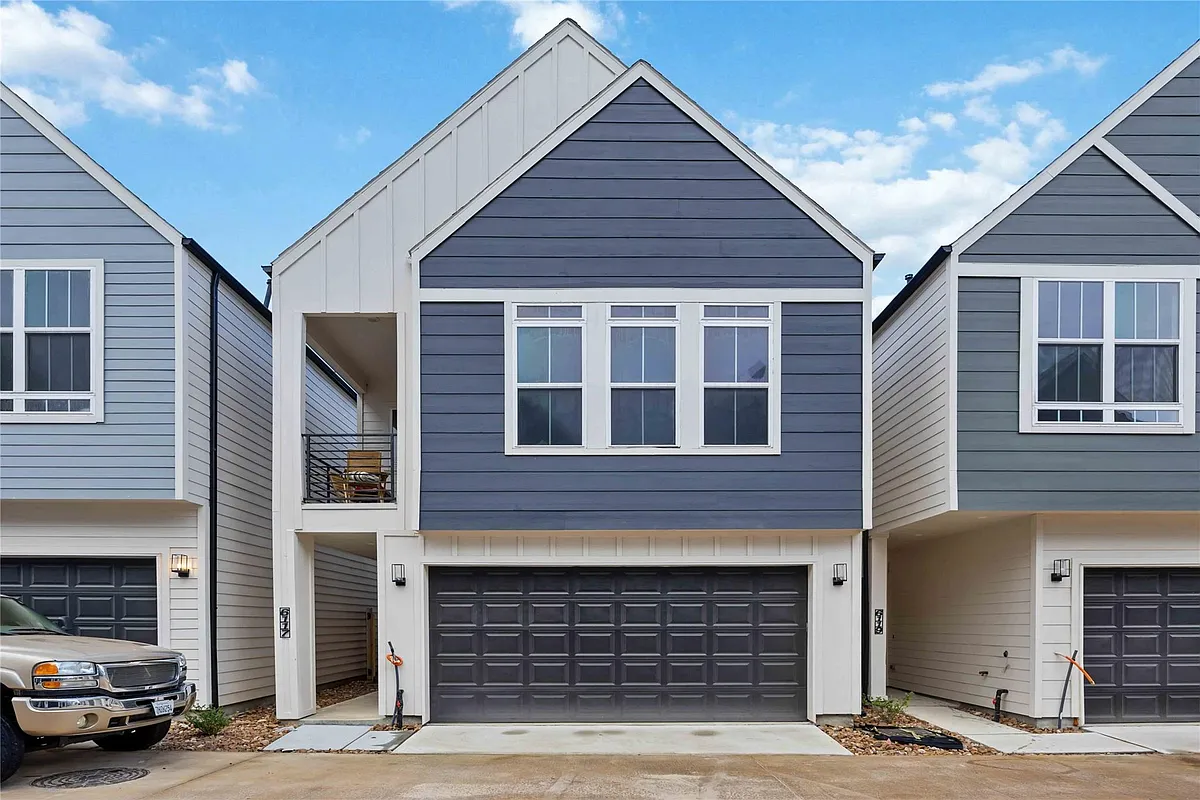 Building Photo - 6109 De Campo St