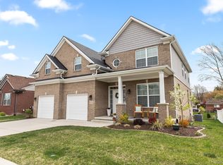 8854 Dover Ct, Livonia, MI 48150