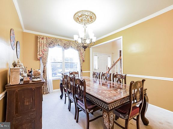 5th image of 218 Meetinghouse Ln