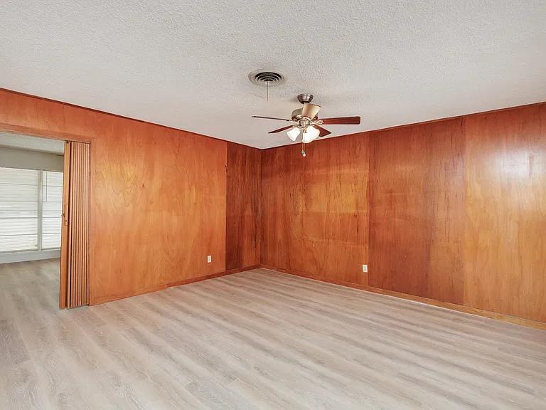 1137 Bradshaw Dr — Photo 19