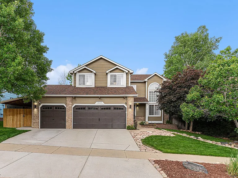 8219 Radcliff Dr — Photo 2