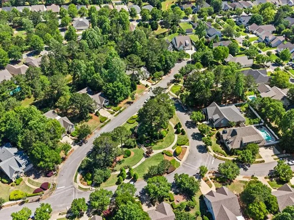 203 Hedgerose Ln, Dothan, AL 36305