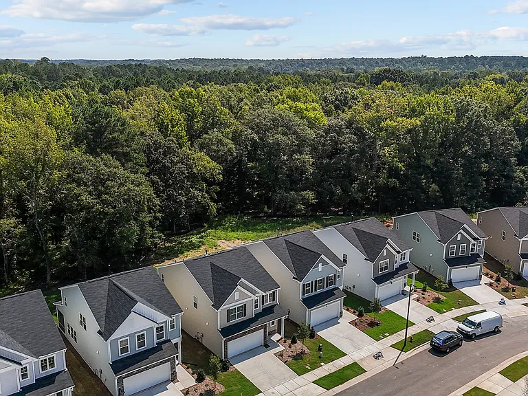 5860 Woodlawn Dr — Photo 8