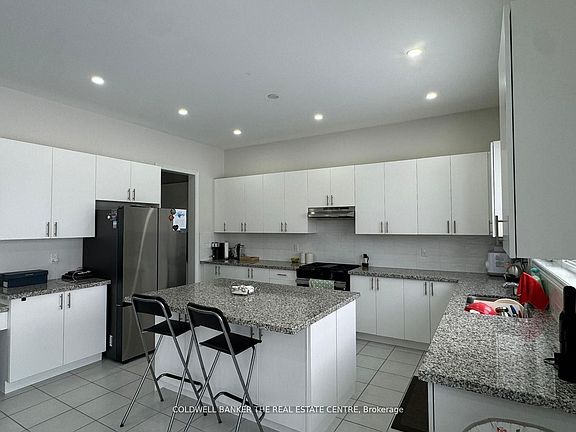 3rd image of 1809 Emberton Way