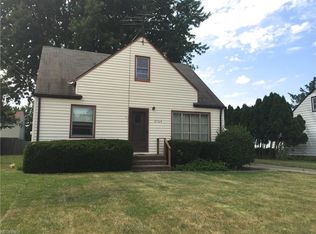 6764 Mackenzie Rd, North Olmsted, OH 44070