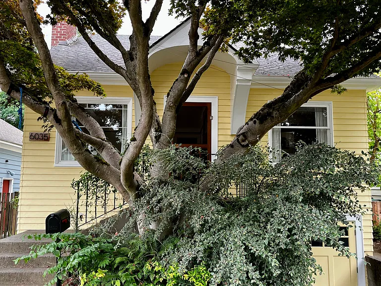 6035 26th Ave NE — Photo 3