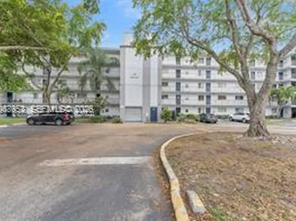 8700 N Sherman Cir APT 108, Hollywood, FL 33025