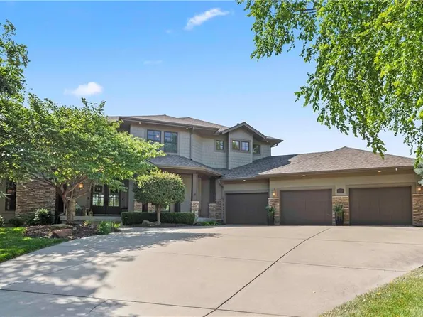 16617 Rosewood St, Overland Park, KS 66085