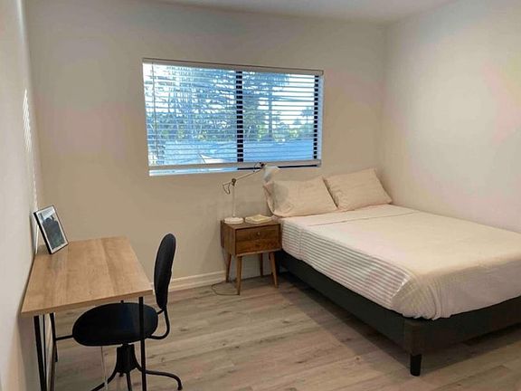2nd image of 4241 McLaughlin Ave #9
