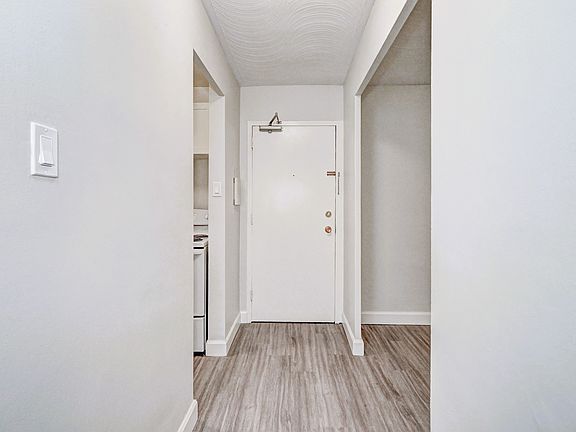 5th image of 26 Willow Rd