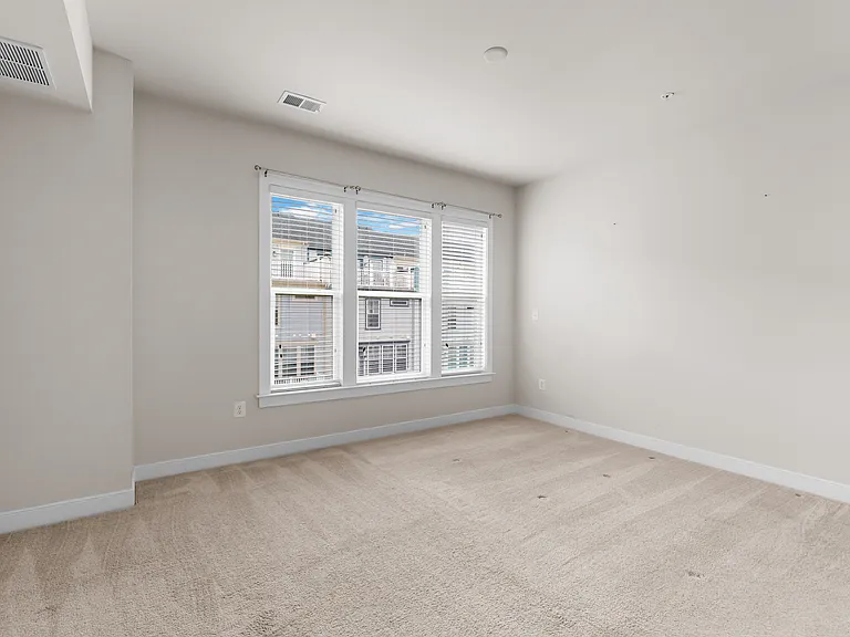 9780 Fields Rd — Photo 15