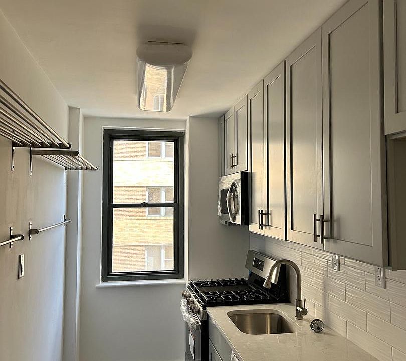 1st image of 2601 Pennsylvania Ave APT 723