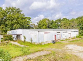 22195 Cedar St, Robertsdale, AL 36567
