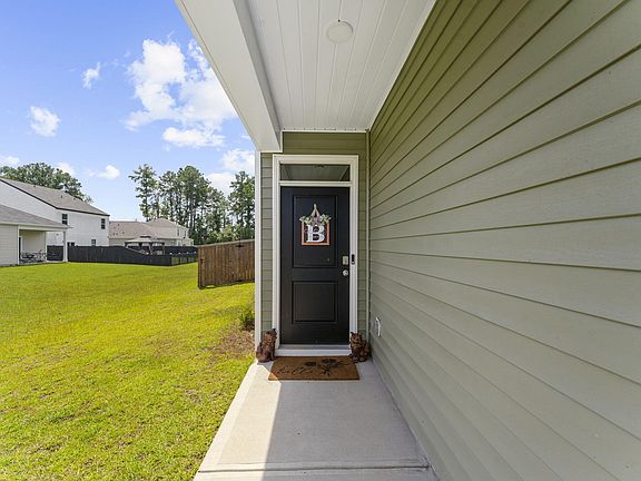 3rd image of 105 Ivory Shadow Rd