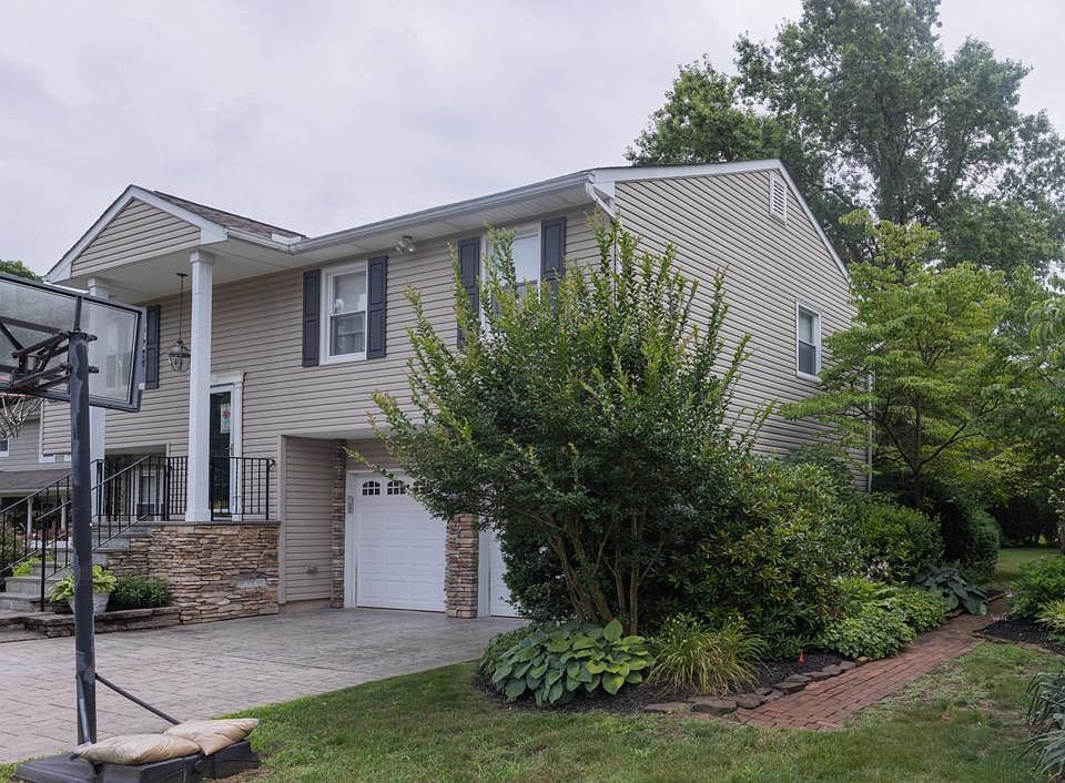 19 Robinhood Dr, Fallsington, PA 19054 Zillow