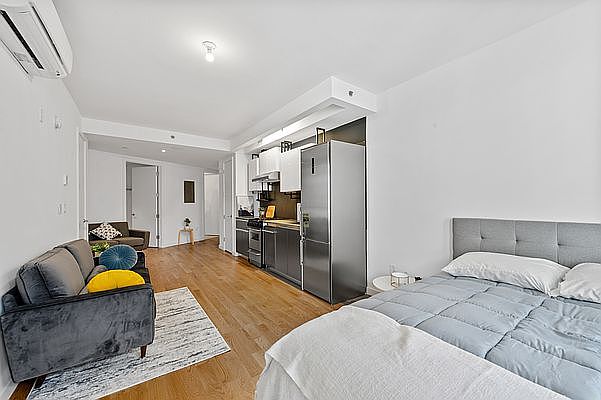 1st image of 123 Melrose St APT 555