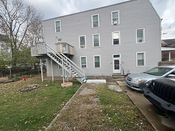 4th image of 2929 Vaughn St #1