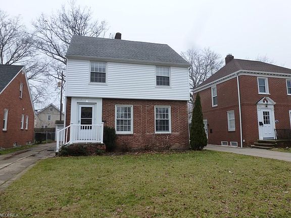 2nd image of 14927 Esther Ave