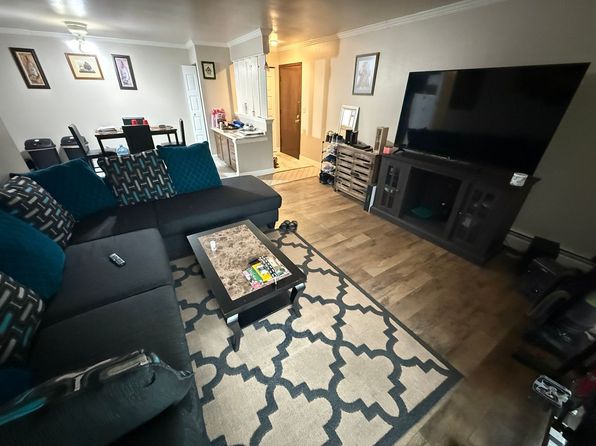 202 Williamsburg Dr #8