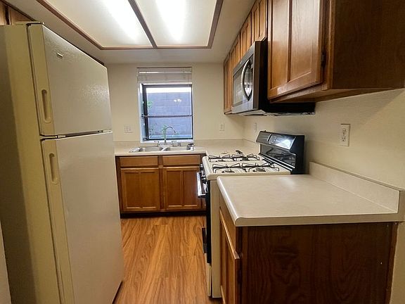 2nd image of 3761 Mississippi St #2