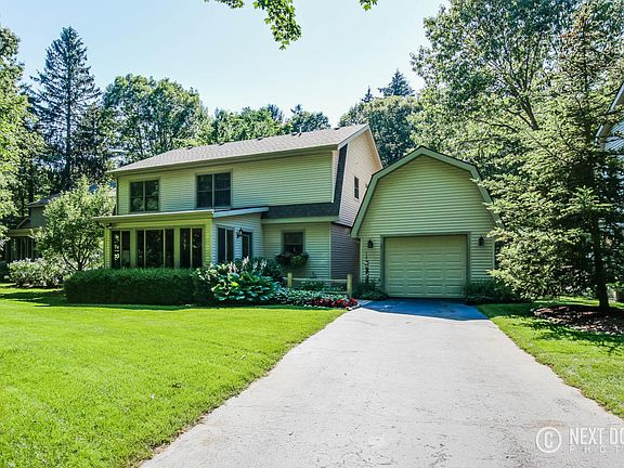 5th image of 2344 Lakeshore Dr