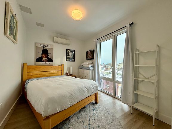 5th image of 137 Frost St #7B