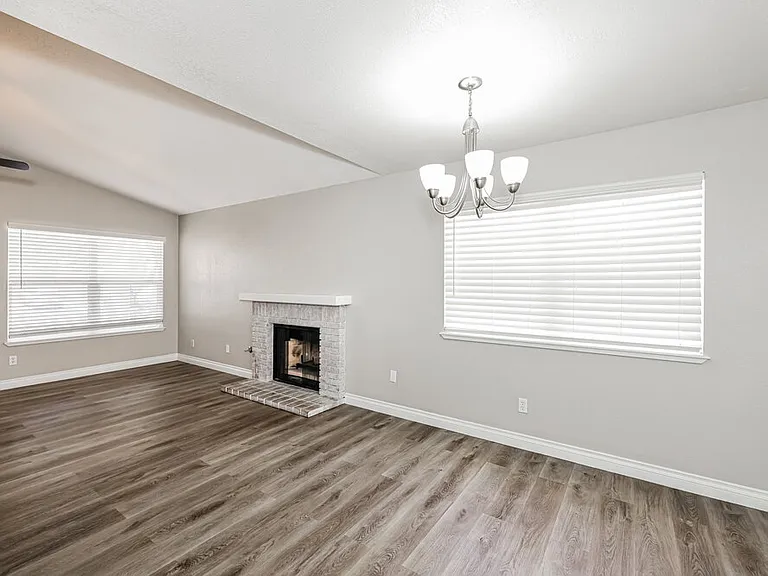 350 Keating St — Photo 4