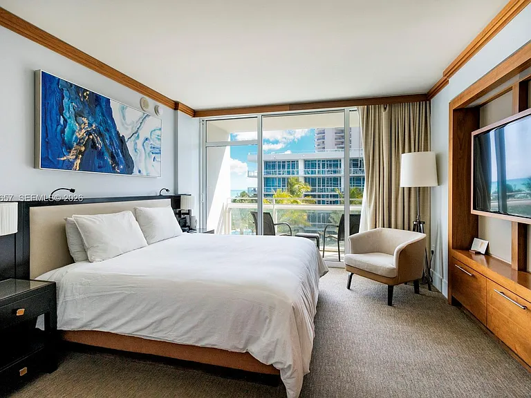 6801 Collins Ave #C414 — Photo 13