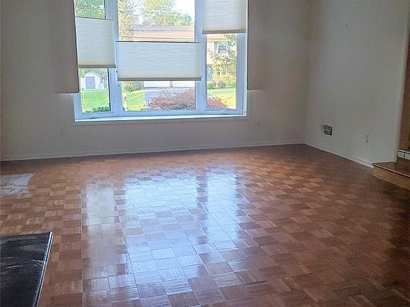 3rd image of 4600 Deerfield Pl