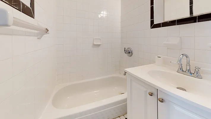 Rented by Bond New York | media 7