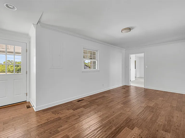 4861 Bethesda Rd — Photo 12