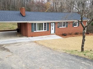 4825 Nc 268 Hwy, Pilot Mountain, NC 27041