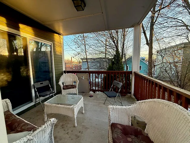 Building Photo - 16 Lawn St #2B