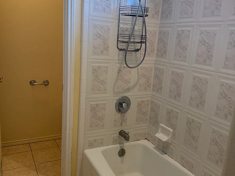 3611 Amando St — Photo 4