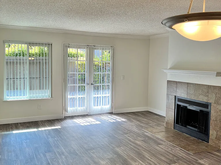 Canyon Crest Views Apartments — Photo 20
