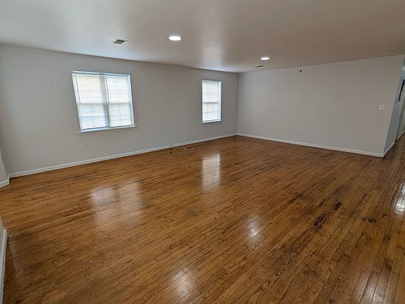 5th image of 20 Parkway Dr E #3