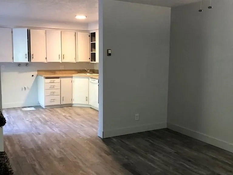 820 E 275 N — Photo 6