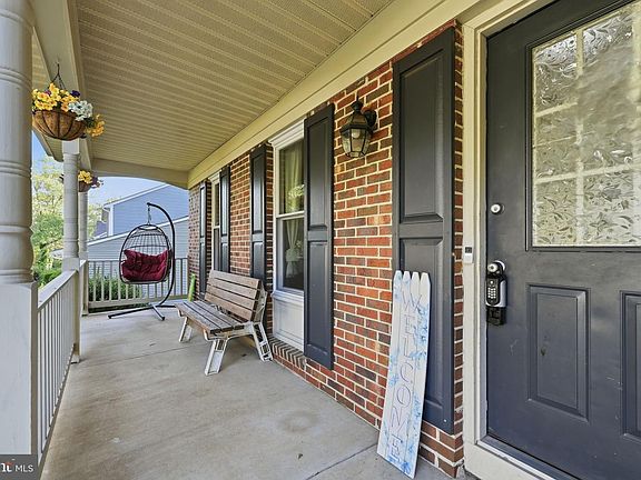 4th image of 11318 Springfield Dr