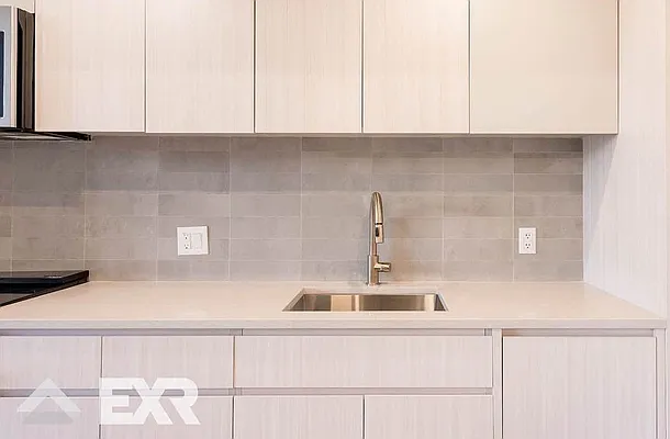 Rented by EXR | media 4