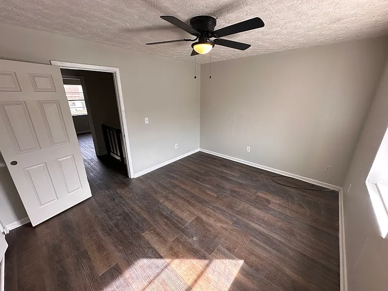 660 Jolly Ave S #3 — Photo 6