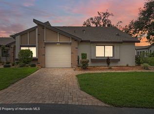 7445 Crestwood Dr, Weeki Wachee, FL 34613